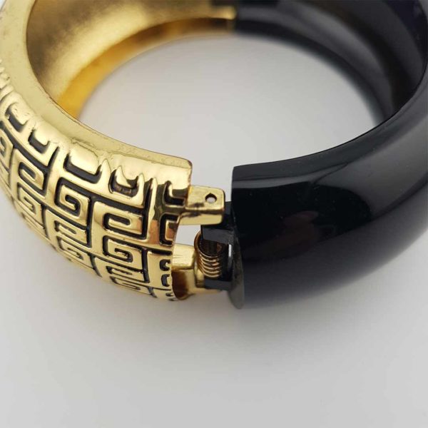 Fermoir à charnière du bracelet vintage noir et or - Détail