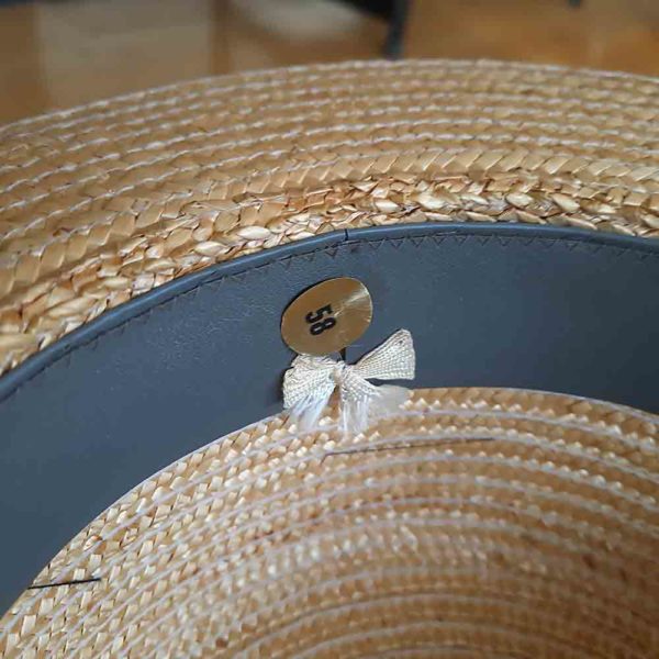 Détail de la taille 58 à l’intérieur du chapeau