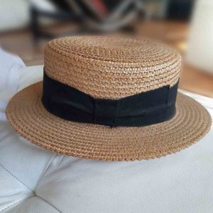 Ruban noir du canotier avec les années 1990 et 1992