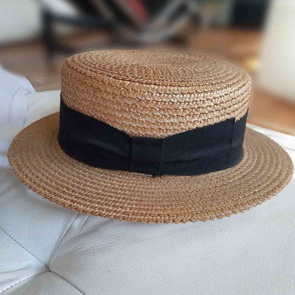 Ruban noir du canotier avec les années 1990 et 1992